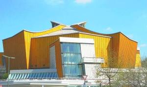 Berliner Philharmonie, by Manfred Brückels 